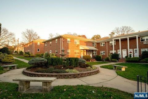 Photo of 300 Homestead AVE #2B, Palisades Park, NJ 07650 (MLS # 26024516)