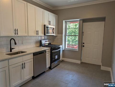 Photo of 45 Linden ST #5, Hackensack, NJ 07601 (MLS # 26025422)