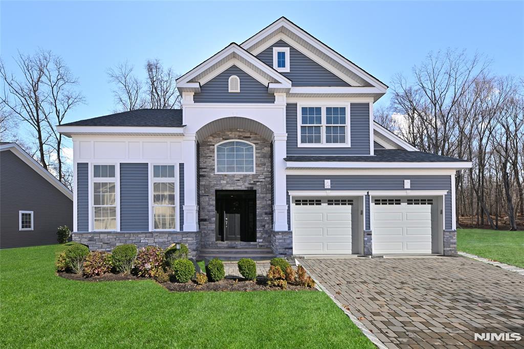 21 Arden Place, Hillsdale, New Jersey - 3 Bedrooms  
3 Bathrooms - 