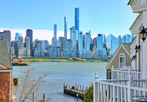 454 Albany West New York NJ 07093