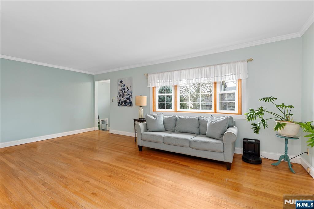 275 Laurel Place
