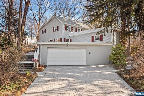 14 Leone Court, Glen Rock, NJ 07452 - MLS#: 25008708