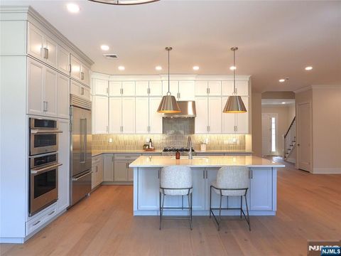 8 Royal Birkdale Lane River Vale NJ 07675