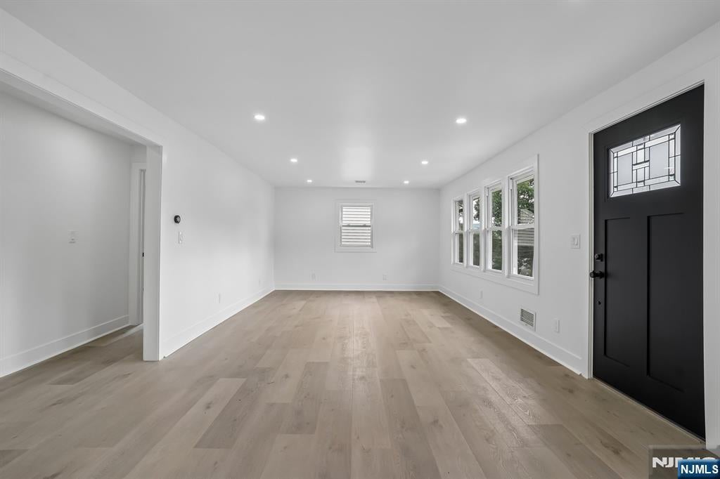 20 Manito Avenue