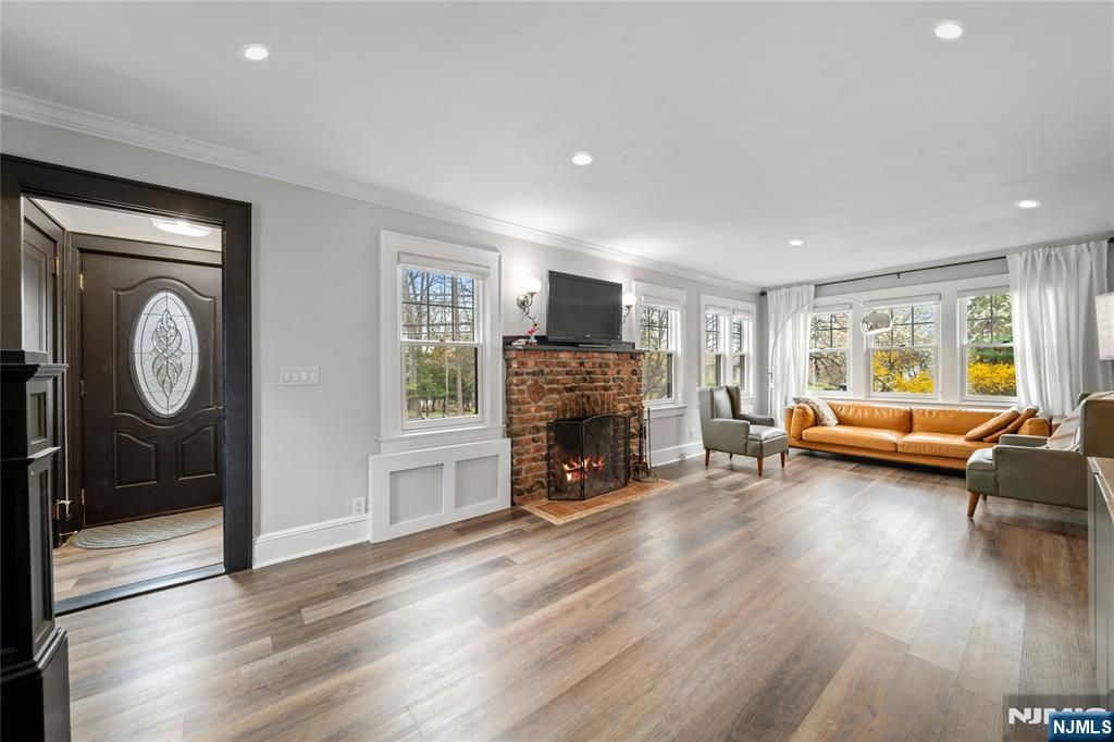 Photo of 243 Jefferson Avenue, Cresskill, NJ 07626 (MLS # 26010071)