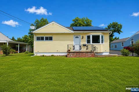 Photo of 1429 Washington Avenue, Pompton Lakes, NJ 07442 (MLS # 26023652)