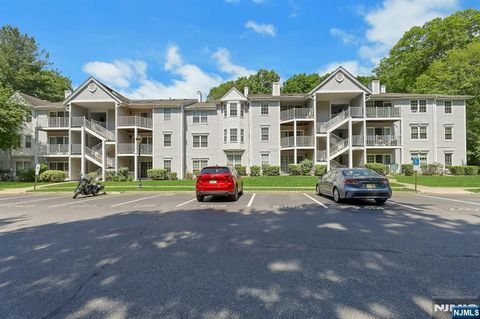 Photo of 601 Lilac Lane, Mahwah, NJ 07430 (MLS # 26017699)