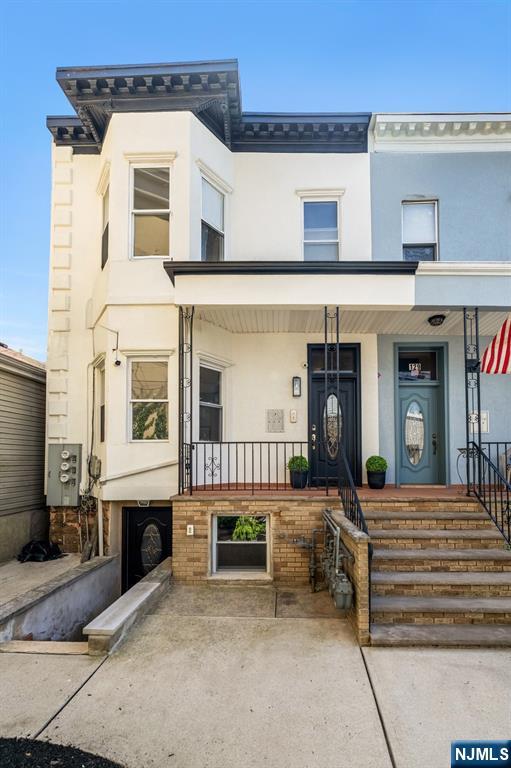 Property for Sale at 127 Jane Street, Weehawken, New Jersey - Bedrooms: 7 
Bathrooms: 4 
Rooms: 15  - $1,349,995
