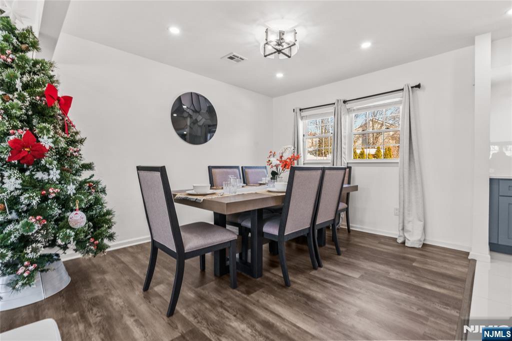 2273 Balmoral Avenue