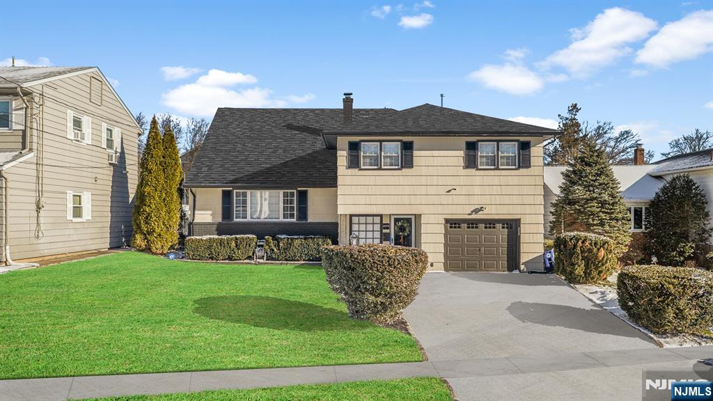 2273 Balmoral Avenue