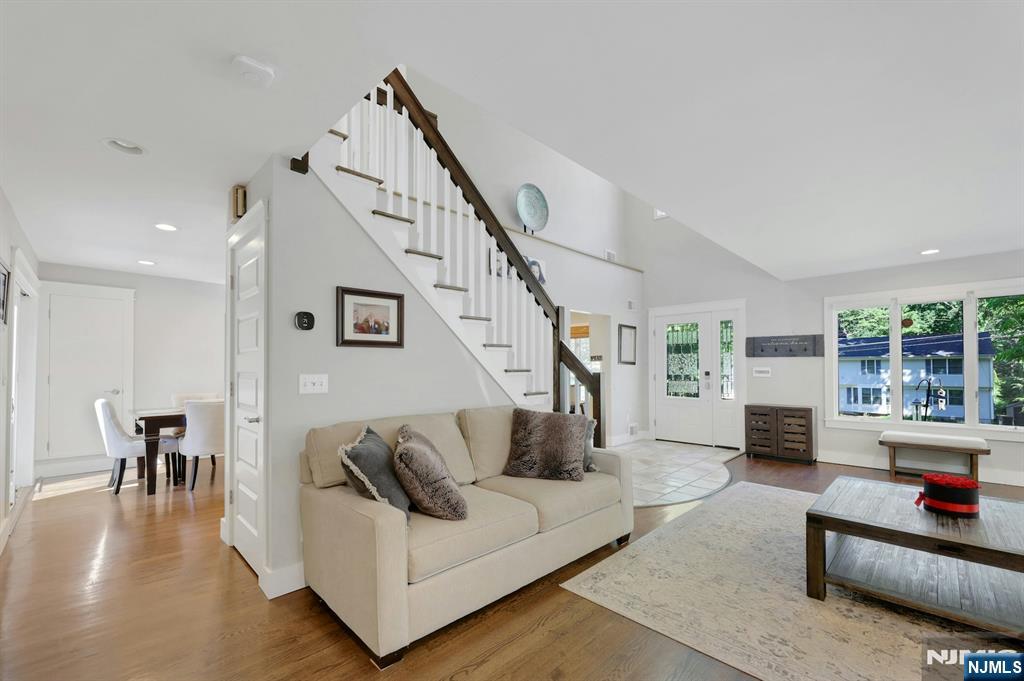 962 Pines Terrace