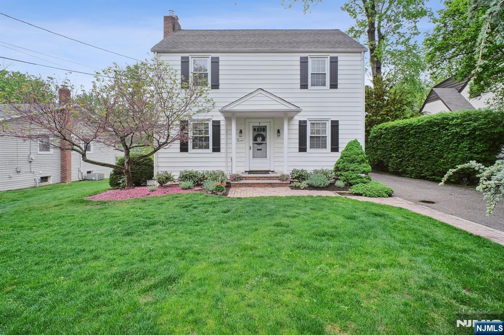 15 N Woods End Road