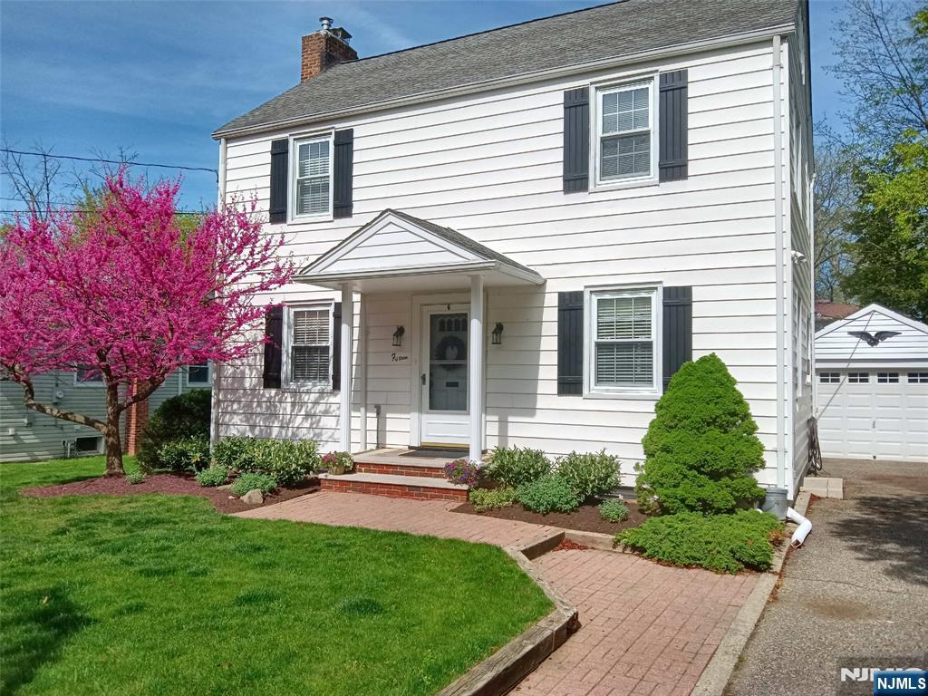 Photo 1 of 15 N Woods End Road, West Orange, New Jersey, $635,000, Web #: 325015240
