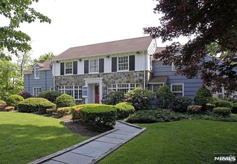 Photo of 88 W Ridgewood Ave #1R, Ridgewood Village, NJ 07450 (MLS # 26008611)