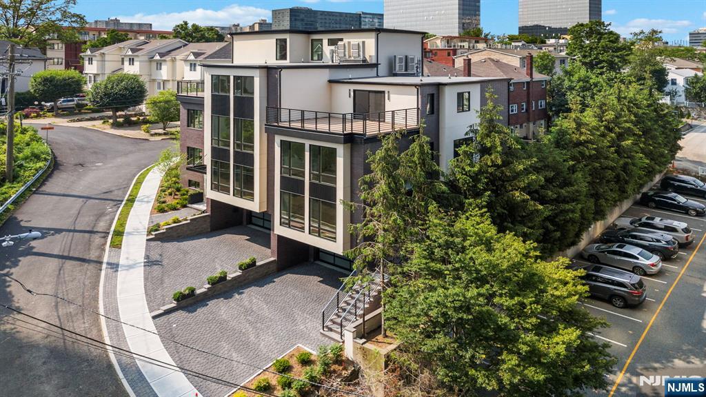 135 Old Palisade Road