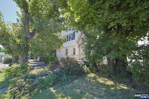 Photo of 1585 Bergen Boulevard, Leonia, NJ 07605 (MLS # 25040395)