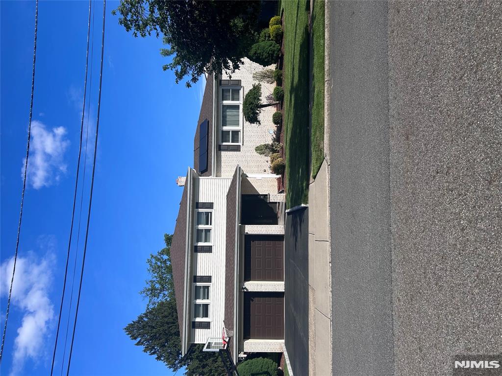 126 Dorchester Rd, Hackensack, New Jersey - 3 Bedrooms  
3 Bathrooms  
7 Rooms - 