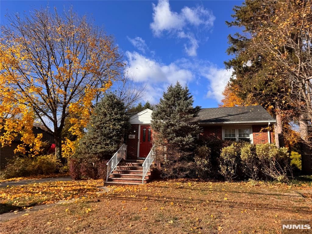 Photo of 351 Harristown Road, Glen Rock, NJ 07452 (MLS # 25042429)