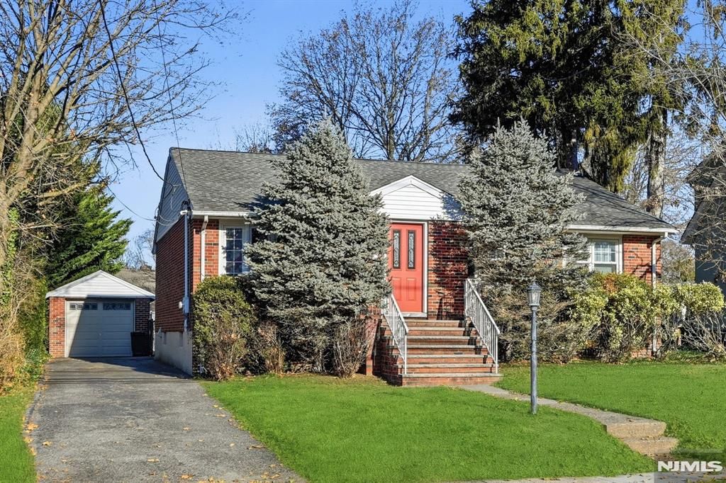 Photo of 351 Harristown Road, Glen Rock, NJ 07452 (MLS # 25042429)