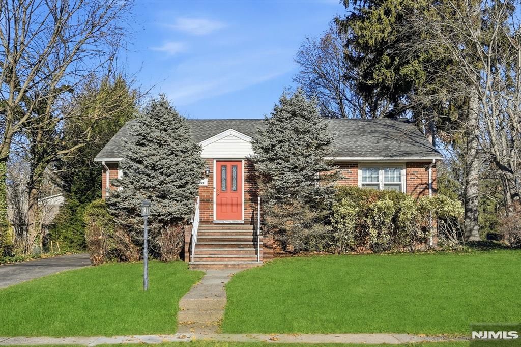 Photo of 351 Harristown Road, Glen Rock, NJ 07452 (MLS # 25042429)