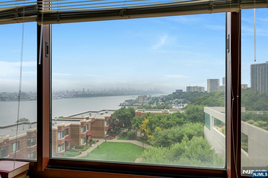100 Old Palisade Road 1610