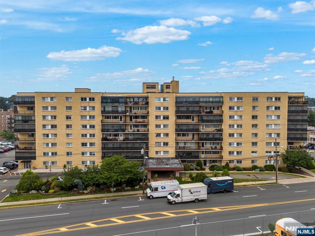 Photo of 2185 Lemoine Avenue #6A, Fort Lee, NJ 07024 (MLS # 25028493)