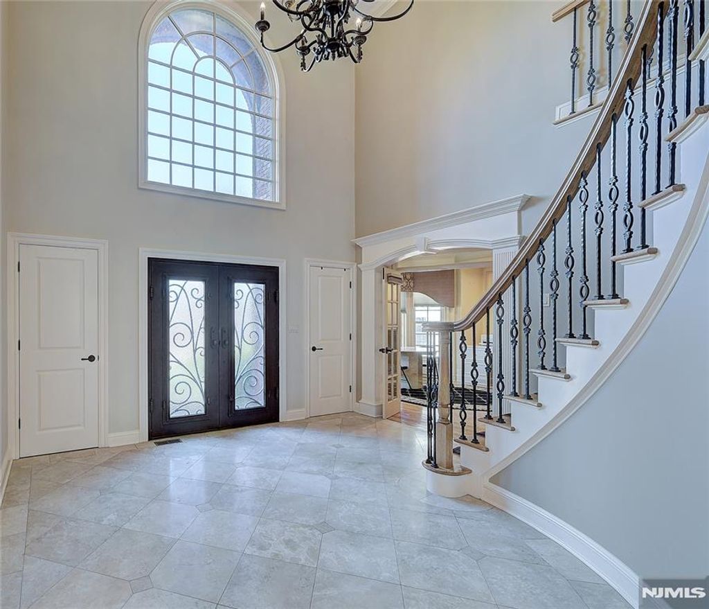 Photo of 6 Norman Court, Livingston, NJ 07039 (MLS # 25041865)