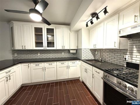 MLS: 25012051