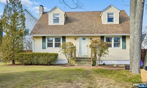 Photo of 183 Dow Ave, Woodbridge, NJ 08830 (MLS # 26001812)