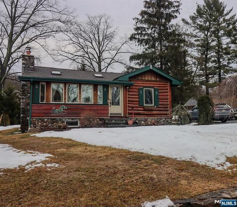 41 Hillside Avenue Jefferson Township NJ 07460