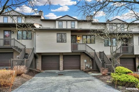 Photo of 64 Peach Hill Court, Ramsey, NJ 07446 (MLS # 26006780)