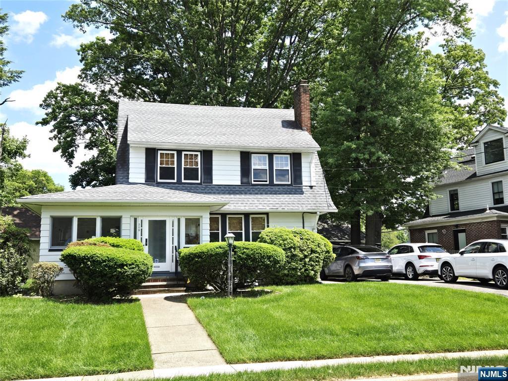 209 Harding Rd, Glen Rock, New Jersey - 3 Bedrooms  
2 Bathrooms  
7 Rooms - 