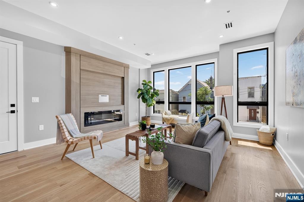172 Griffith Street 2