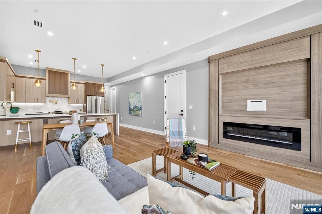 172 Griffith Street 2