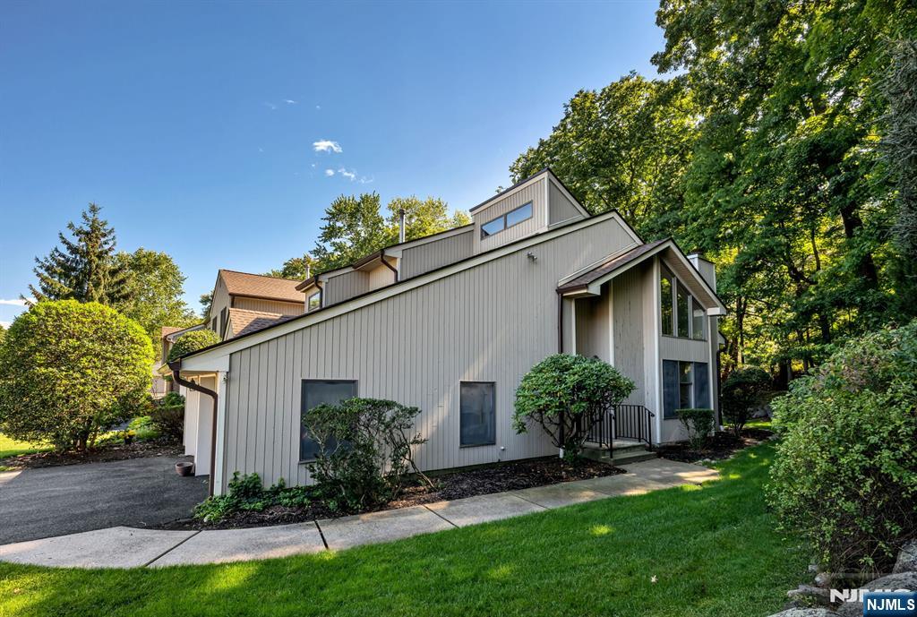 15 Bentley Drive
