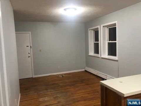 Photo of 424 N 3rd #1R, East Newark, NJ 07029 (MLS # 26015069)