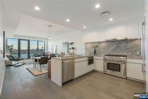 Photo of 320 Adolphus Avenue #916, Cliffside Park, NJ 07010 (MLS # 26009303)