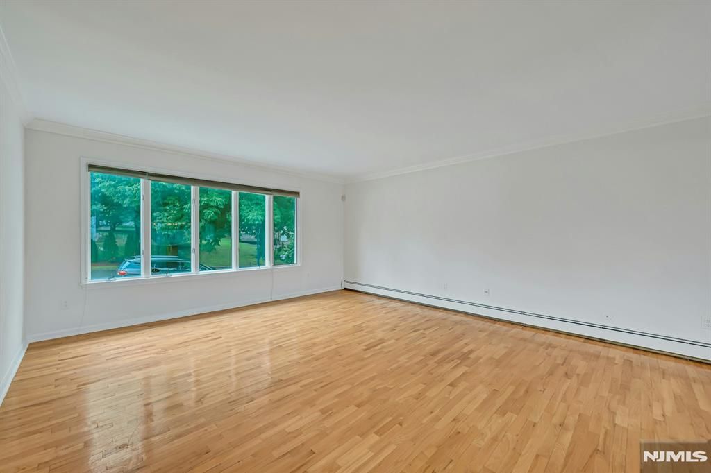 Photo of 141 Middlesex Avenue, Englewood Cliffs, NJ 07632 (MLS # 26024341)