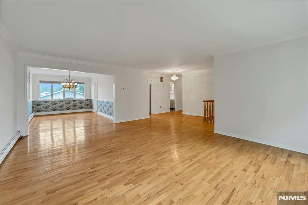 Photo of 141 Middlesex Avenue, Englewood Cliffs, NJ 07632 (MLS # 26024341)
