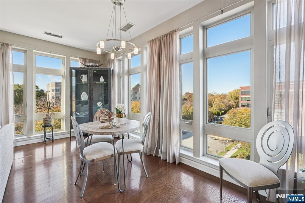 4403 Riverview Avenue 403