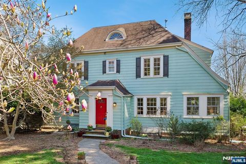 391 Up Mountain Avenue Montclair NJ 07043