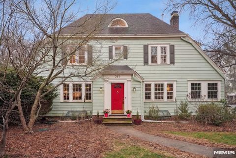 Photo of 391 Up Mountain Avenue, Montclair, NJ 07043 (MLS # 26008301)