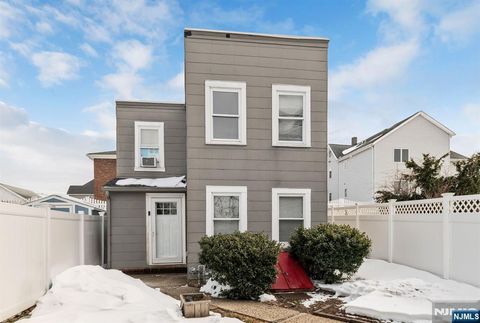 19 Entwistle Avenue Nutley NJ 07110