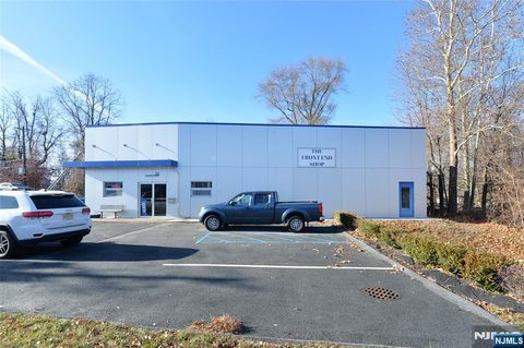 Photo of 20 Franklin Turnpike, Mahwah, NJ 07430 (MLS # 25041940)