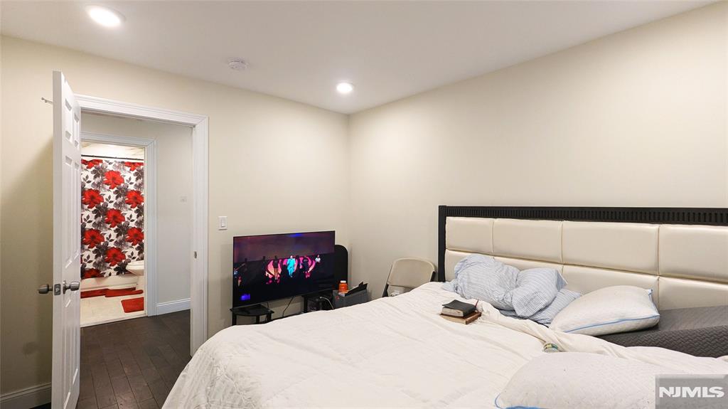 7 Maple Street 1