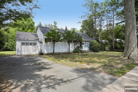 Photo of 491 Racetrack Road, Ho-Ho-Kus, NJ 07423 (MLS # 26026678)