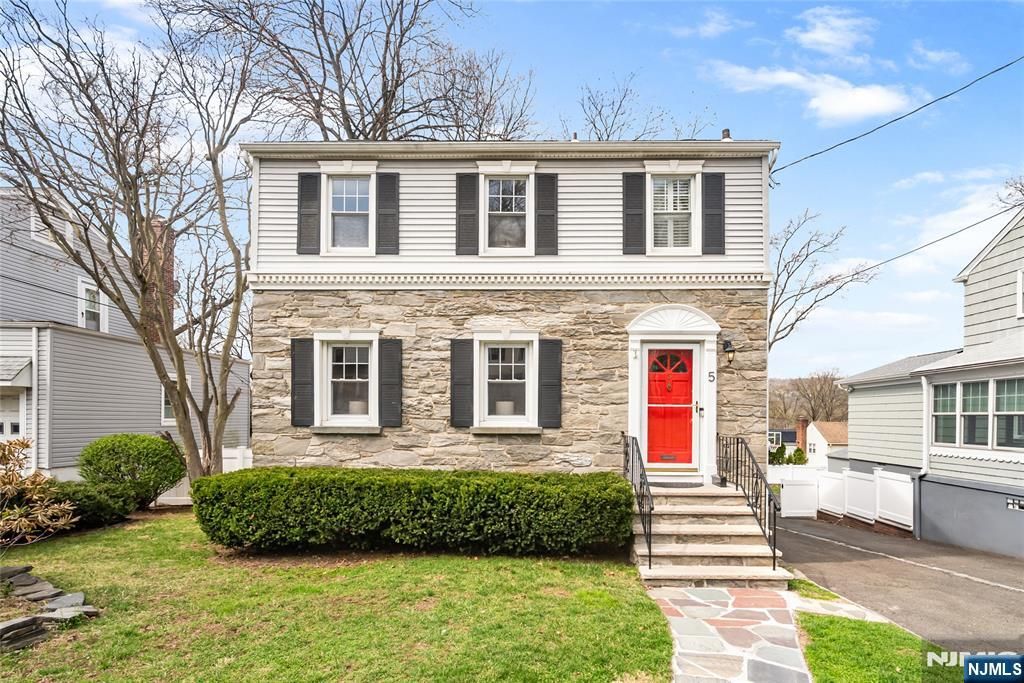 Photo of 5 Northview Terrace, Maplewood, NJ 07040 (MLS # 26006774)