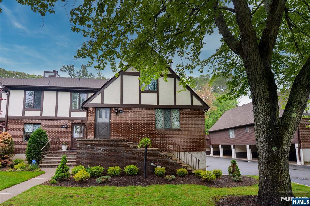 Rental Property at 102 Holiday Ln, River Vale, New Jersey - Bedrooms: 3 
Bathrooms: 2 
Rooms: 7  - $4,000 MO.