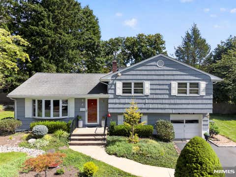Photo of 4 Kenyon Court, Norwood, NJ 07648 (MLS # 26031702)