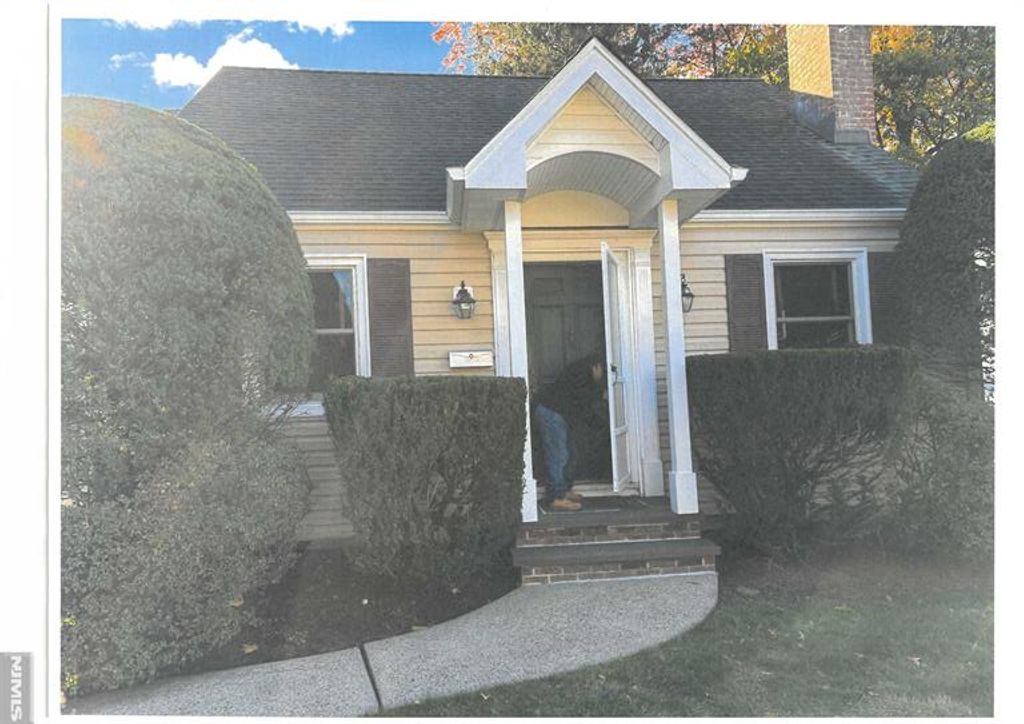 Photo of 14 Porter Avenue, Tenafly, NJ 07670 (MLS # 25041783)